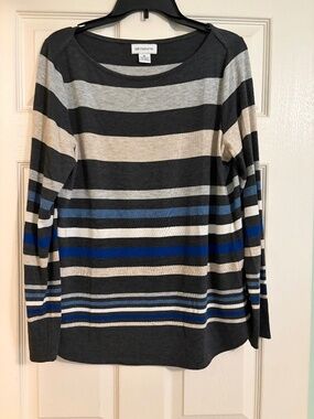 Lightweight sweater